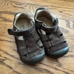 Brown Stride Rite Toddler Shoes with Velcro Strap | 4 1/2 x W